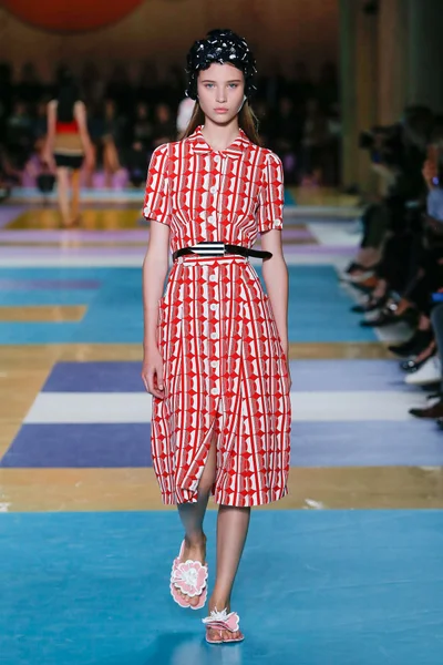 Look 17